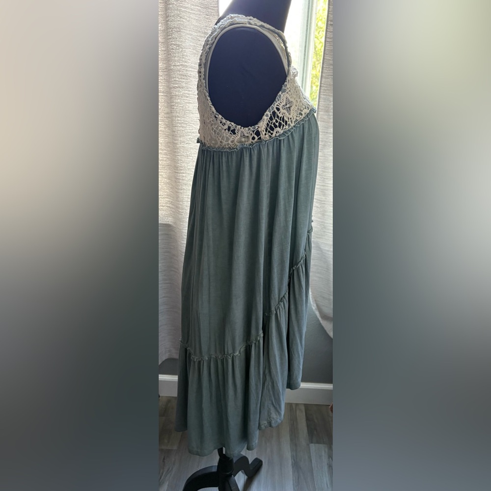 POL Lace Embroidered Tunic, hi-low - Picture 2 of 4